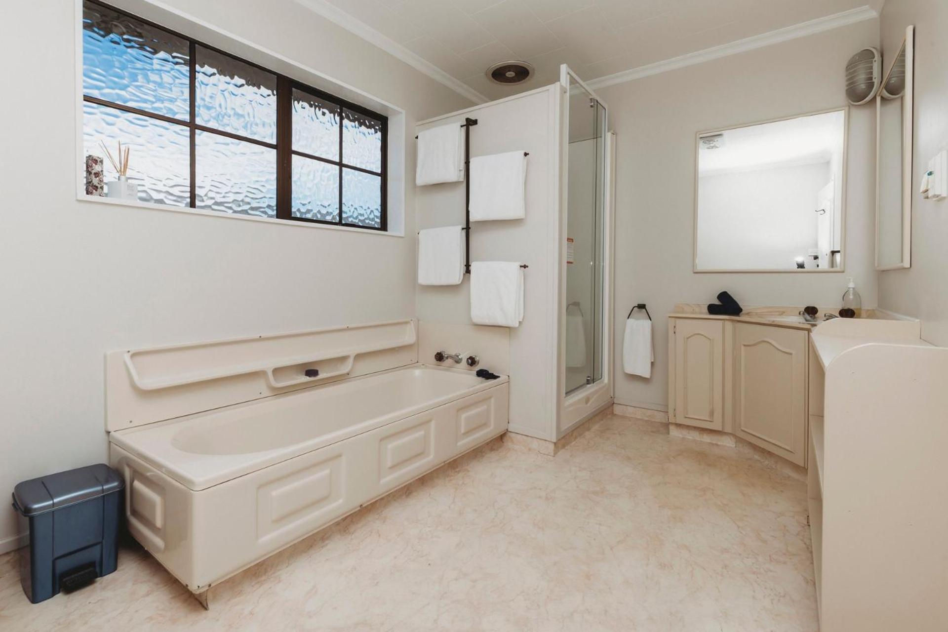 Family Fun - 4Br Home With Swimming Pool And Spa New Plymouth Exterior foto